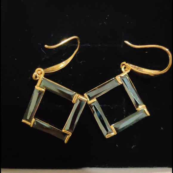 Earring - Picture 2 of 2